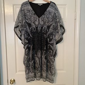 Women’s Flowy Black and White Dress 1X